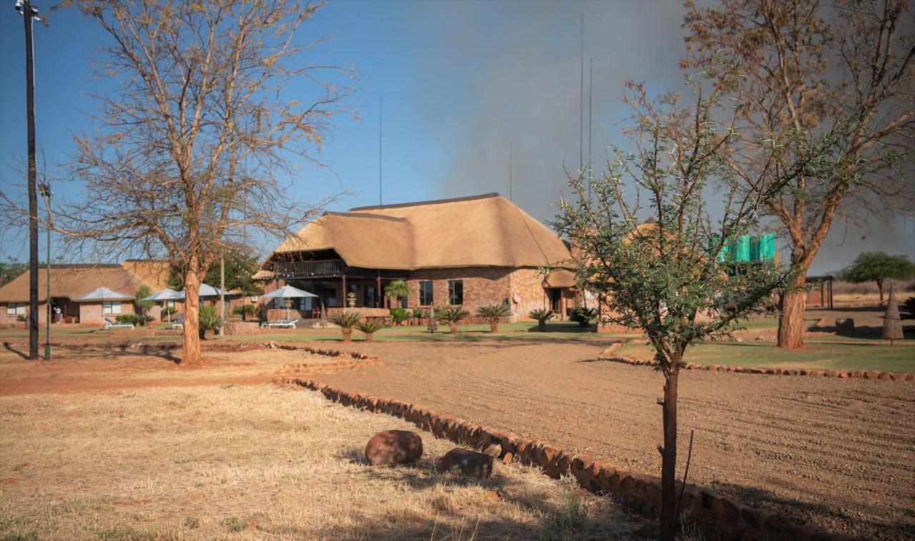 Morakane Safari Lodge Vryburg ภายนอก รูปภาพ